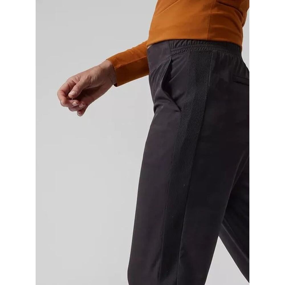 Athleta Brooklyn Camo Lined Jogger Pant in Black Camo Lux Pants - Picture 7 of 10